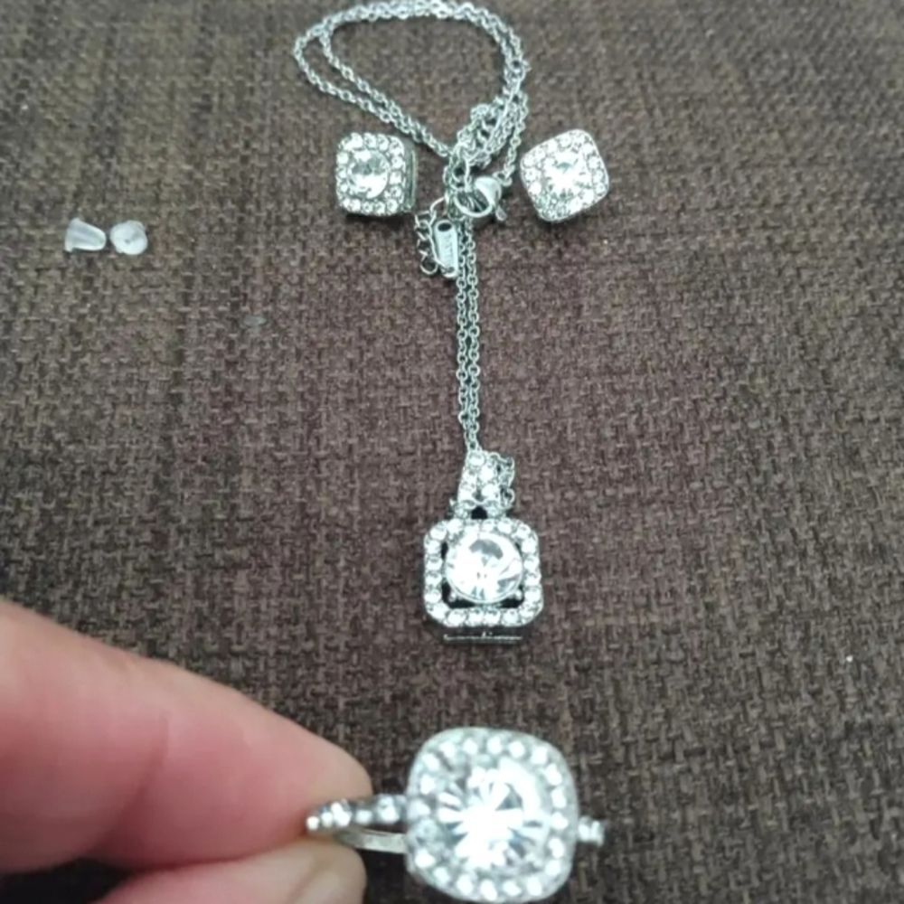 Stunning jewelry set for women